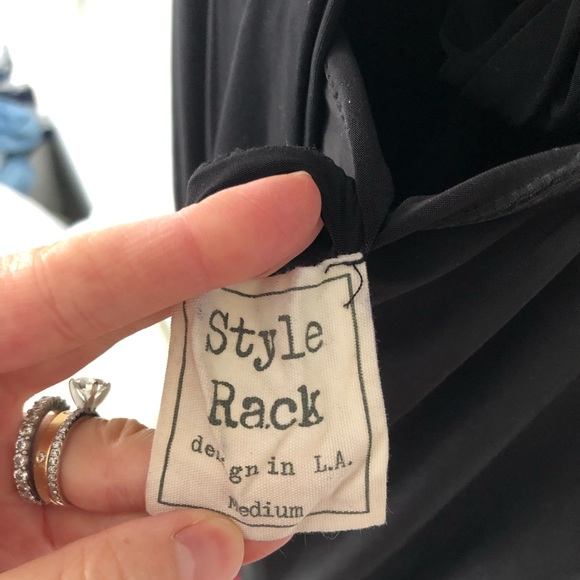 Slinky tie-back form fitting dress - Picture 3 of 3